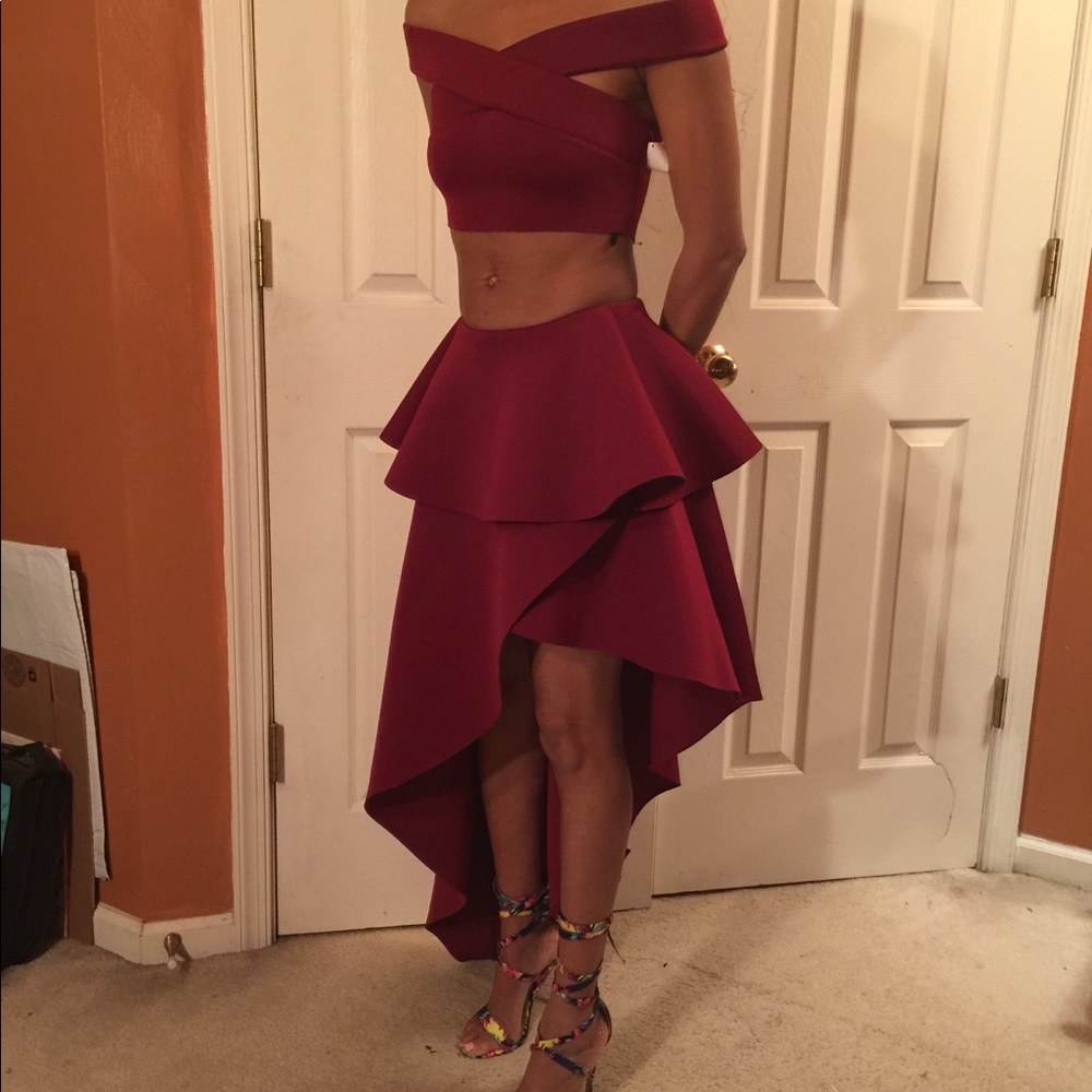 2-piece skirt set/crop top